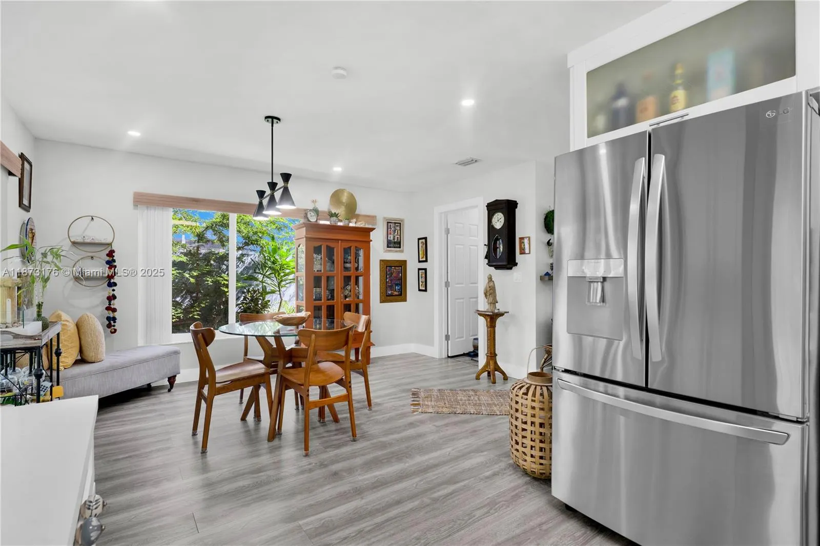 3083 NE 5th Ter