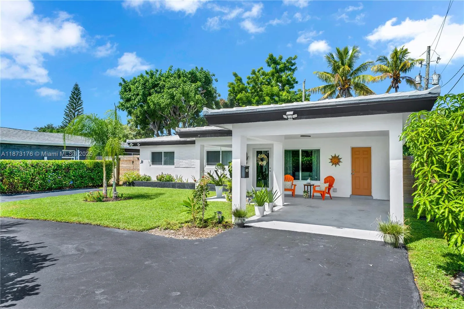 3083 NE 5th Ter