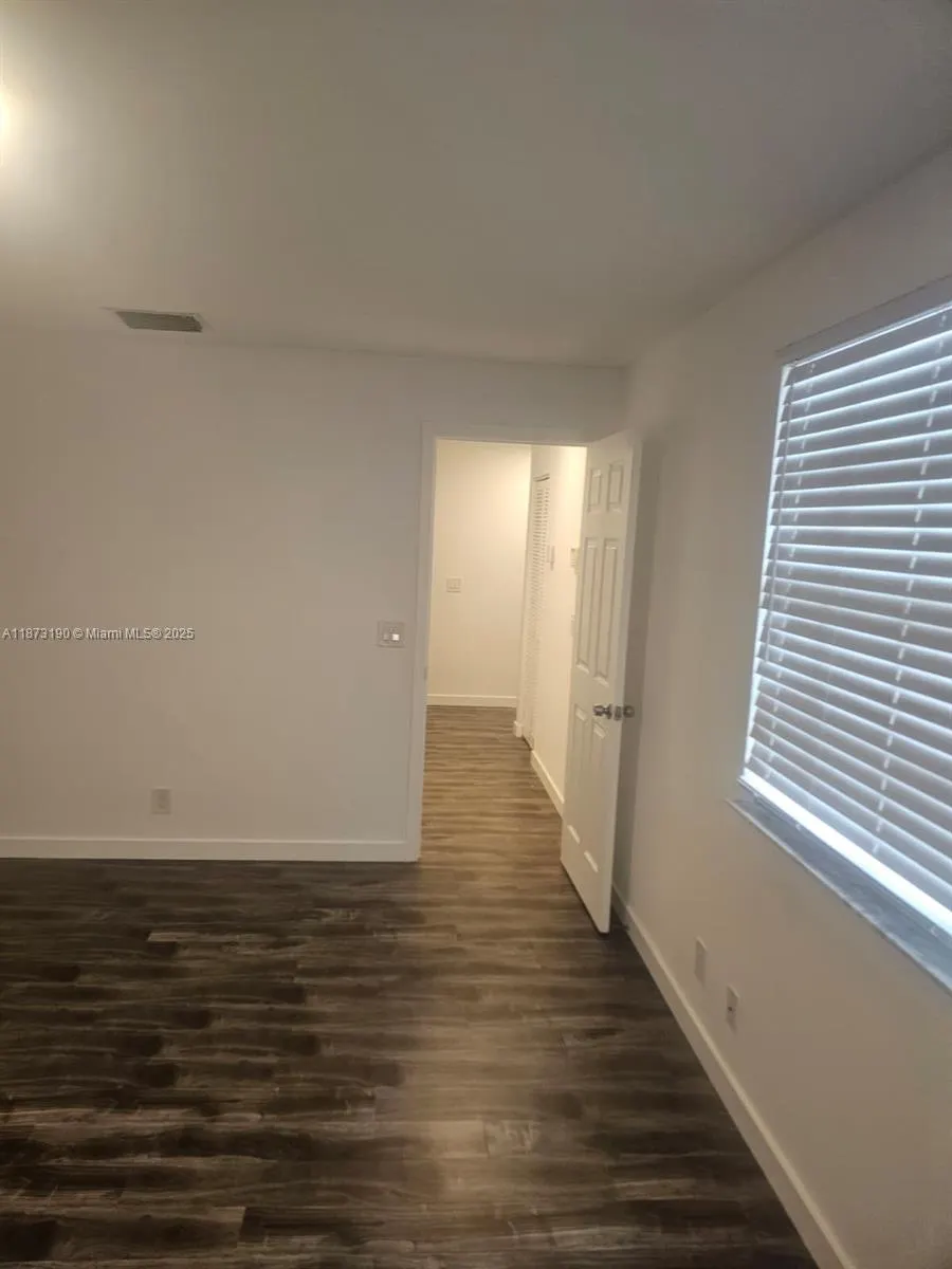 11047 Longboat Dr.