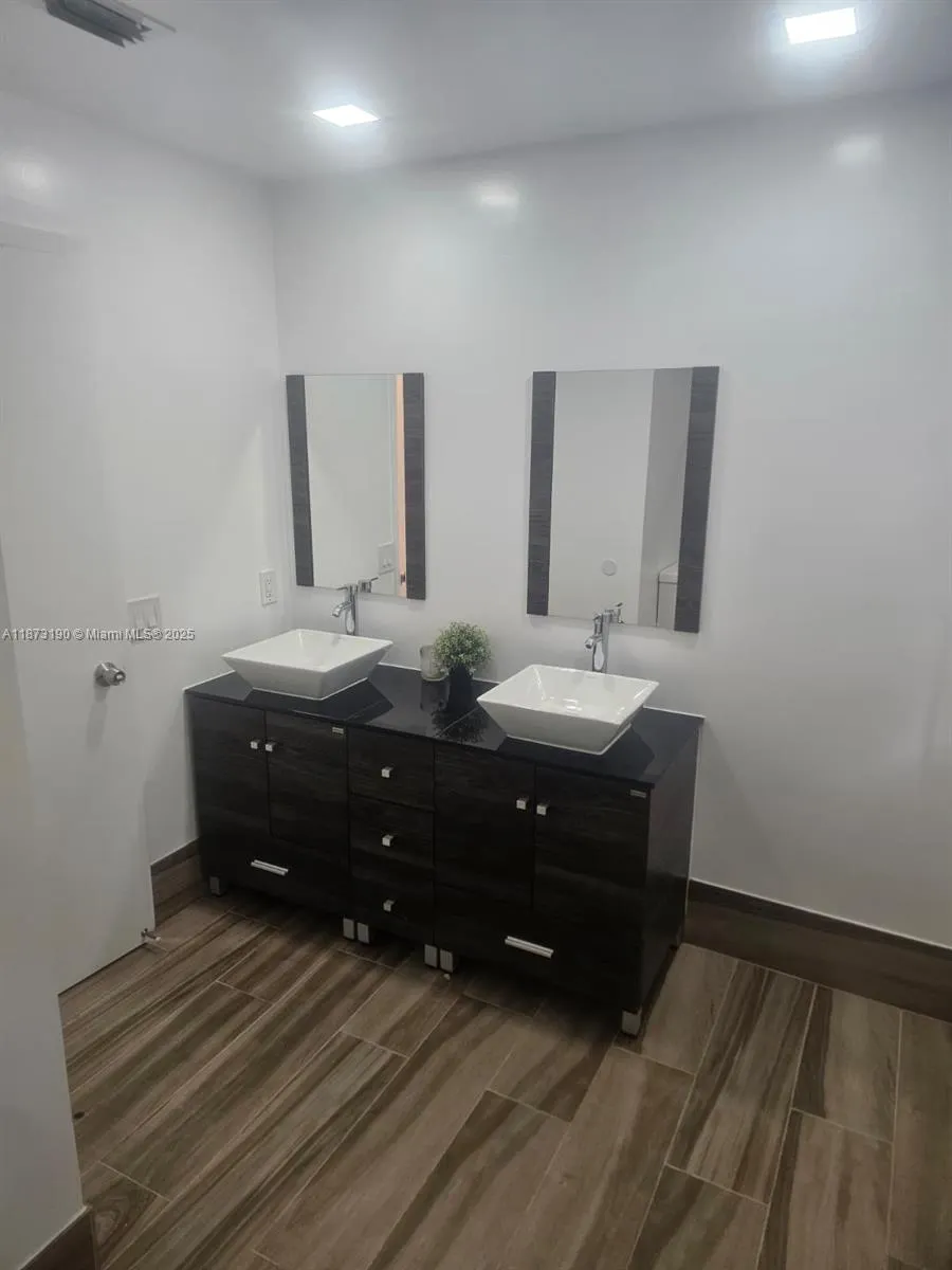 11047 Longboat Dr.