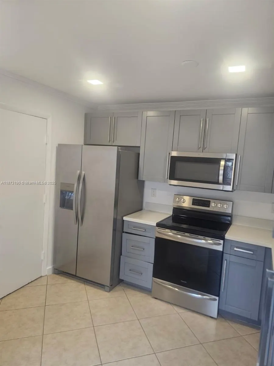 11047 Longboat Dr.