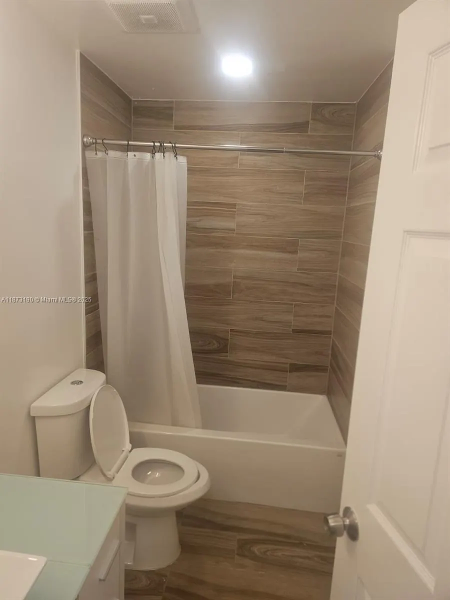 11047 Longboat Dr.