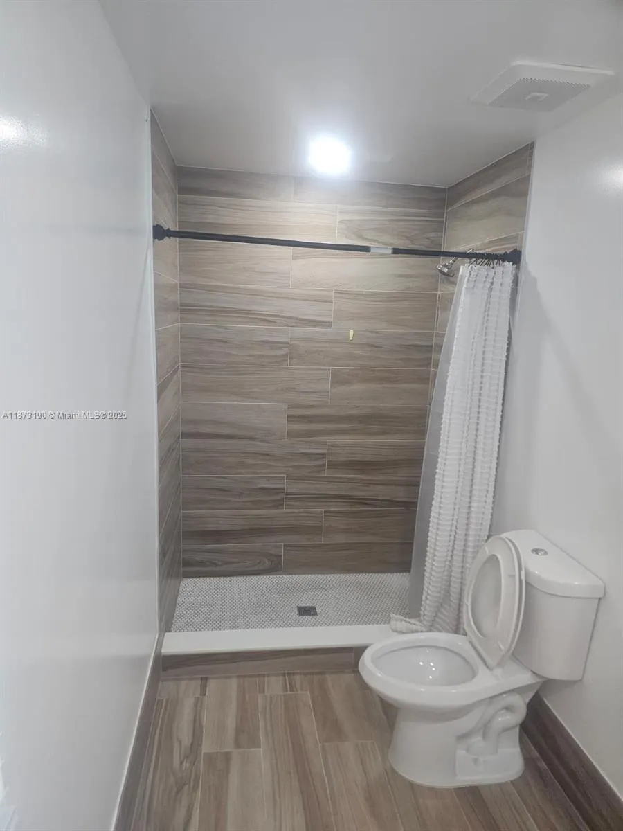11047 Longboat Dr.