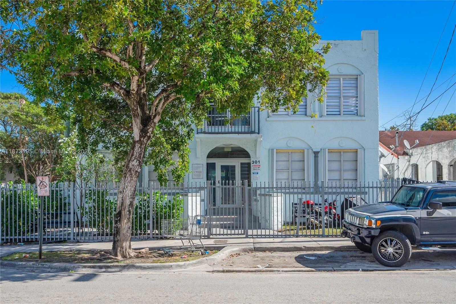 301 SW 10th Ave, #3