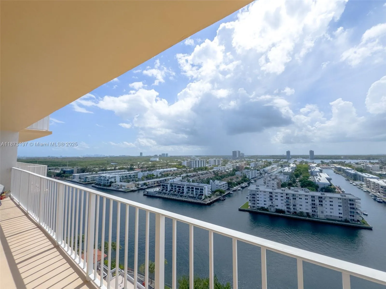 290 174th St, #1902
