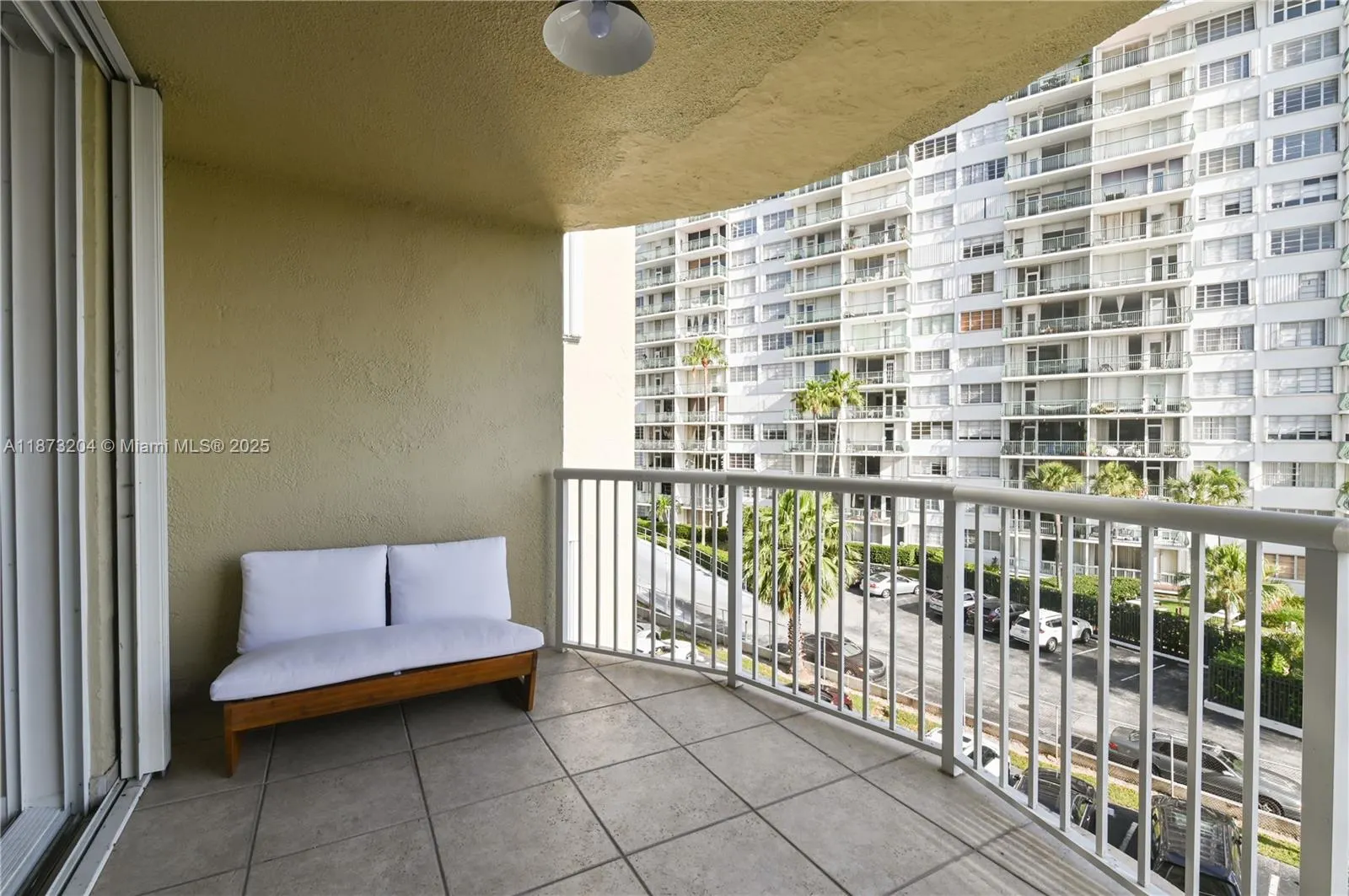1420 Brickell Bay Dr, #404B