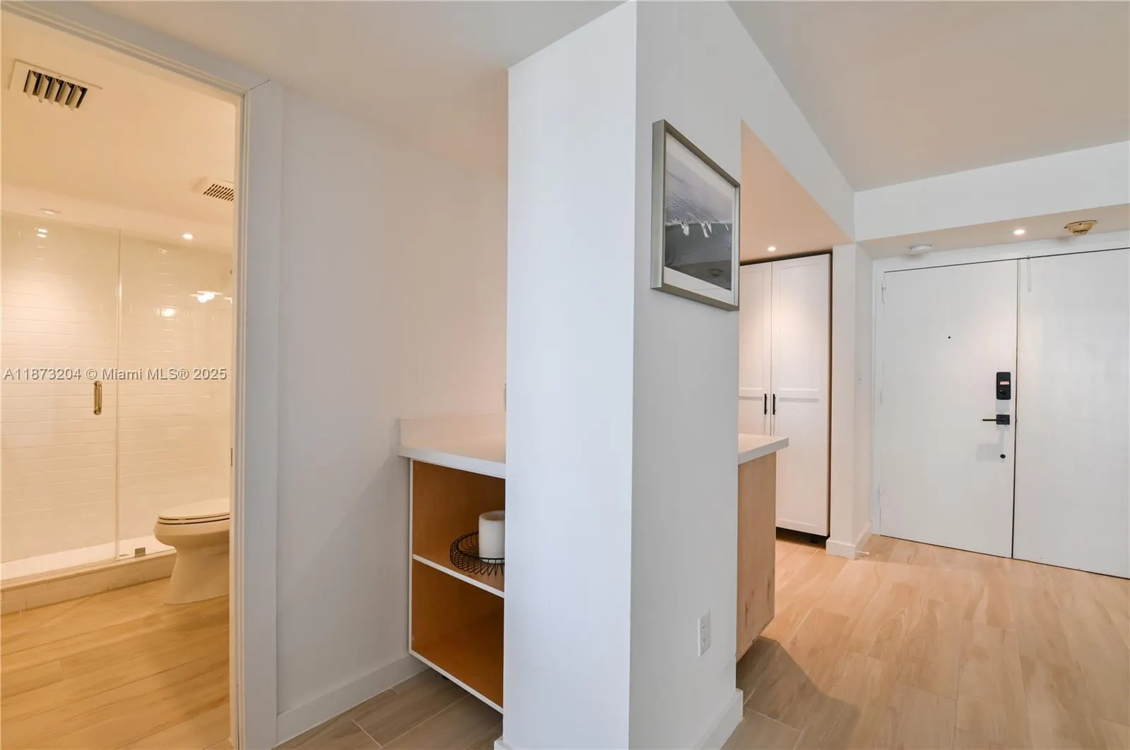 1420 Brickell Bay Dr, #404B