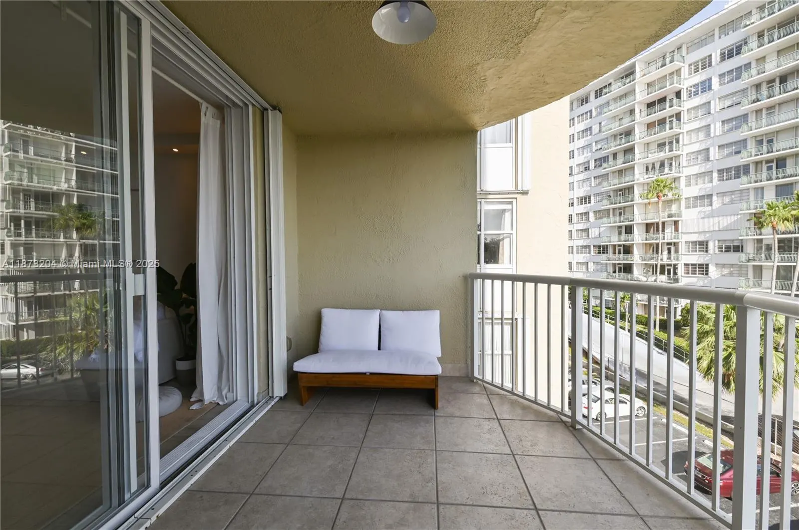 1420 Brickell Bay Dr, #404B