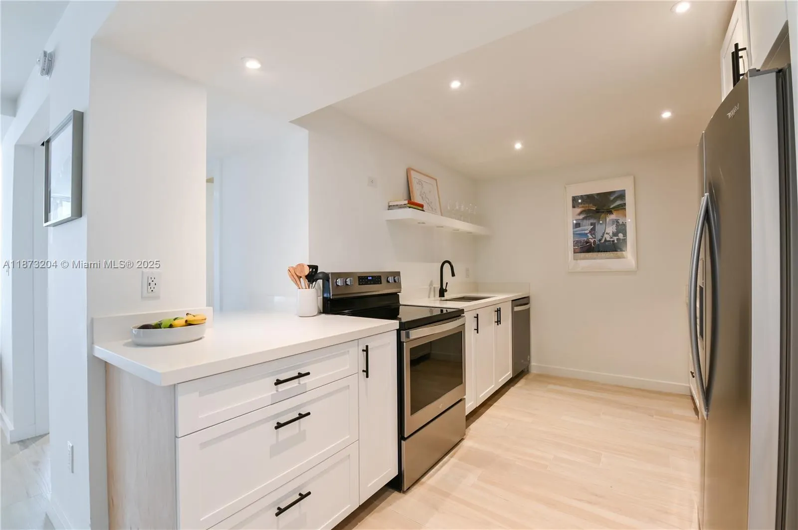 1420 Brickell Bay Dr, #404B