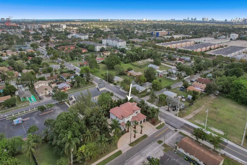 112 NW 14th Way
