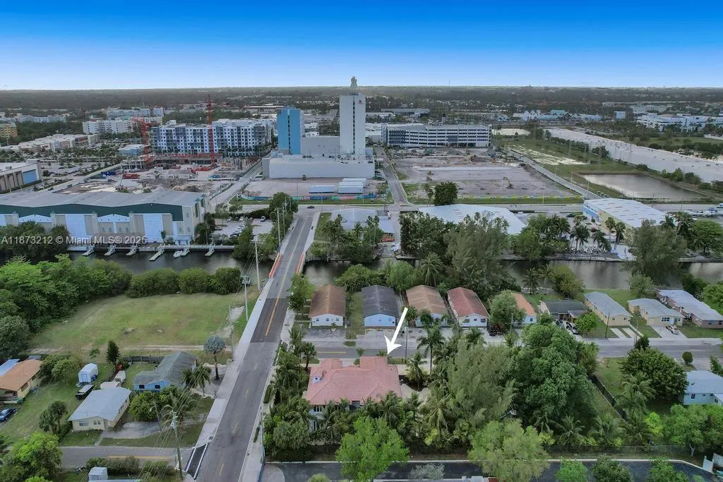 112 NW 14th Way