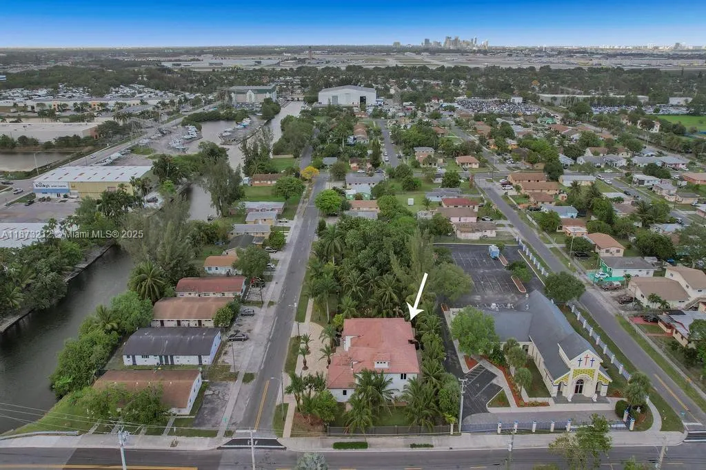 112 NW 14th Way