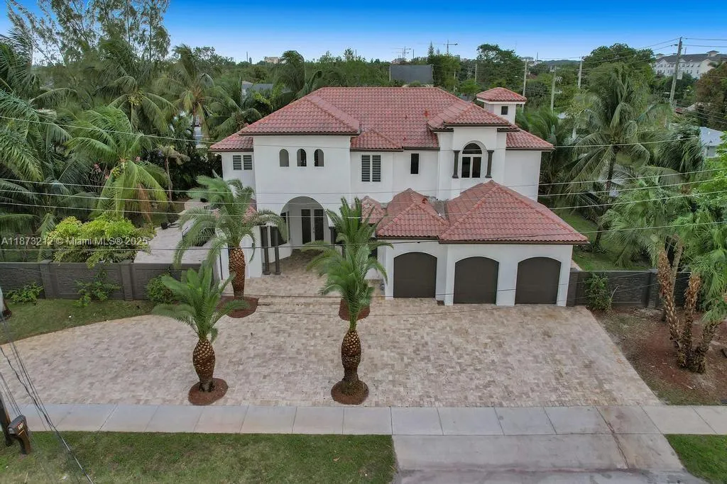 112 NW 14th Way