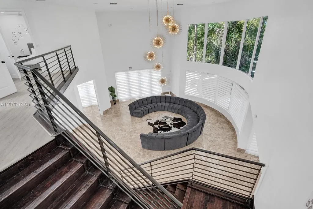 112 NW 14th Way