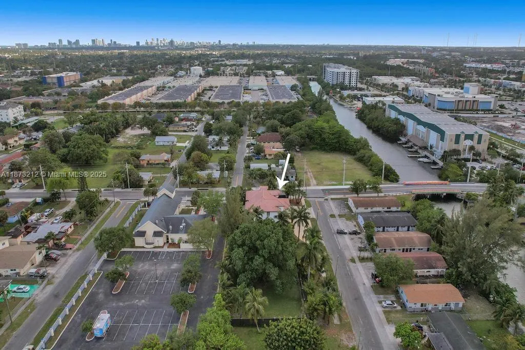 112 NW 14th Way