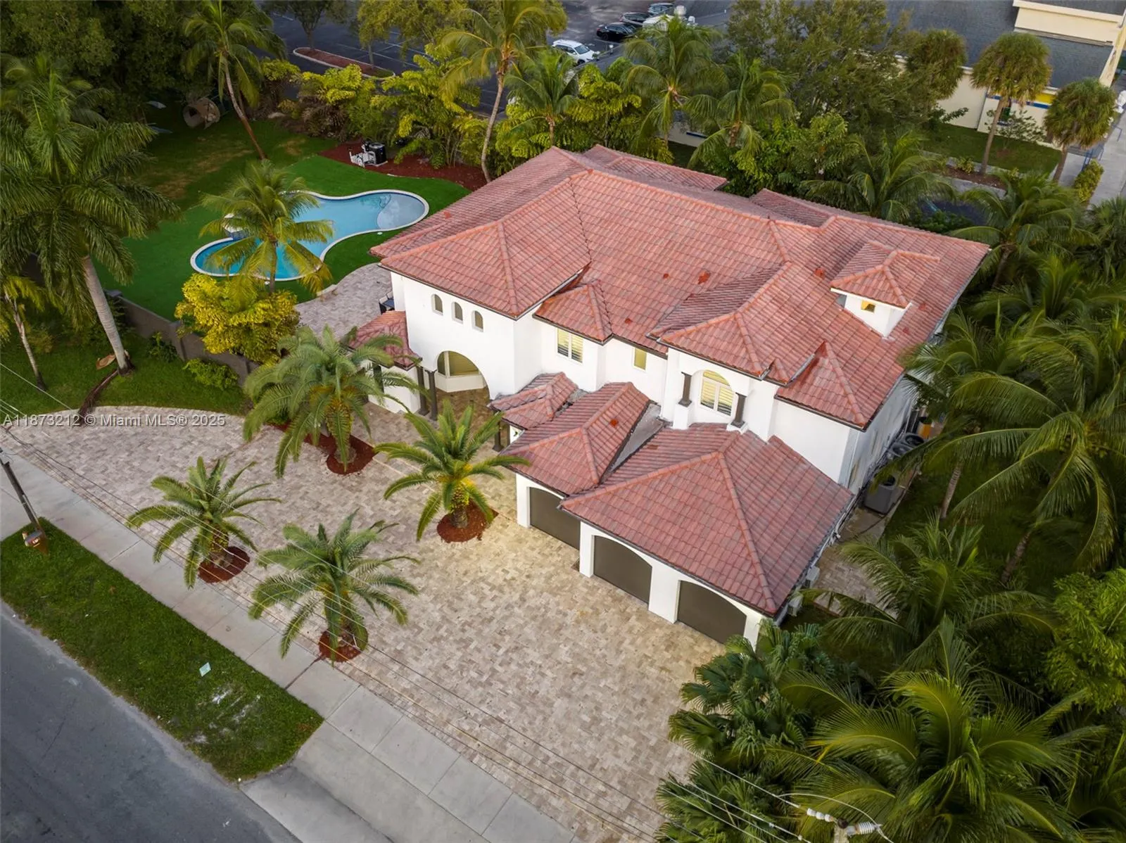 112 NW 14th Way