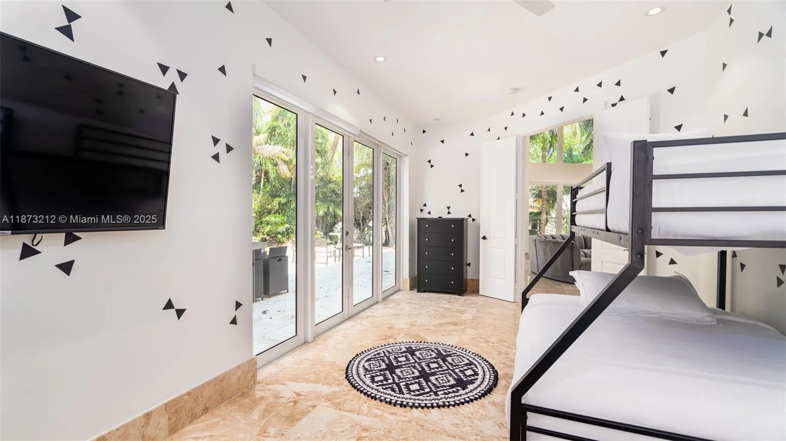 112 NW 14th Way