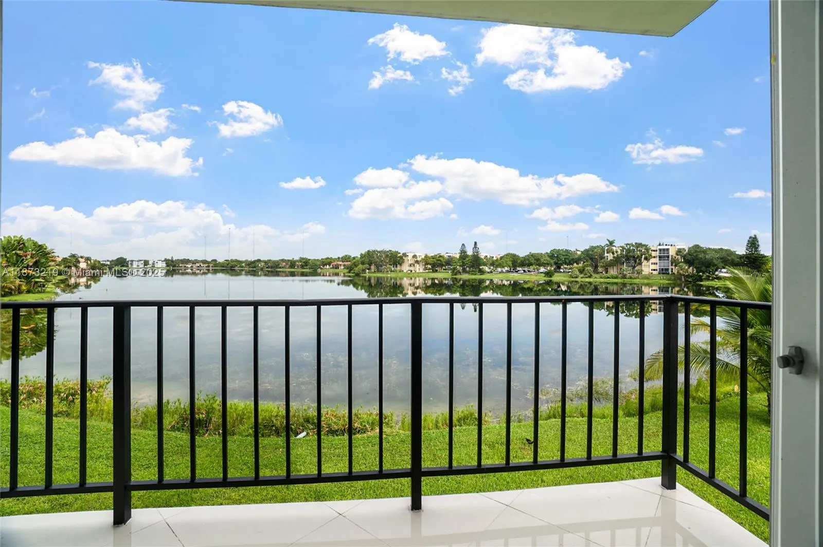 879 NE 195th St, #228
