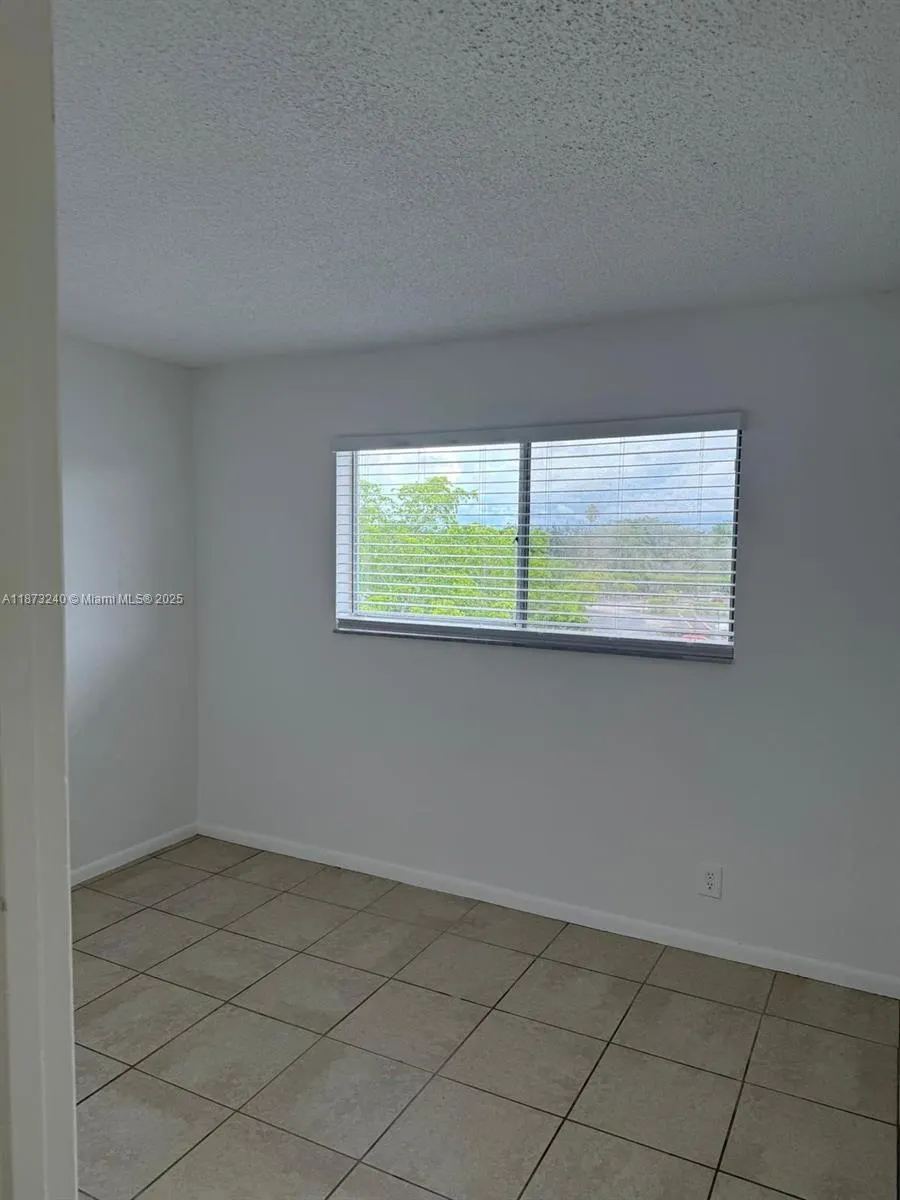 8600 N Sherman Cir, #402