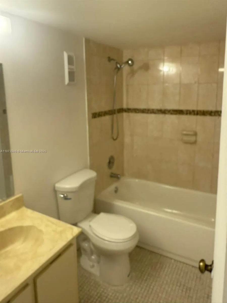 8600 N Sherman Cir, #402