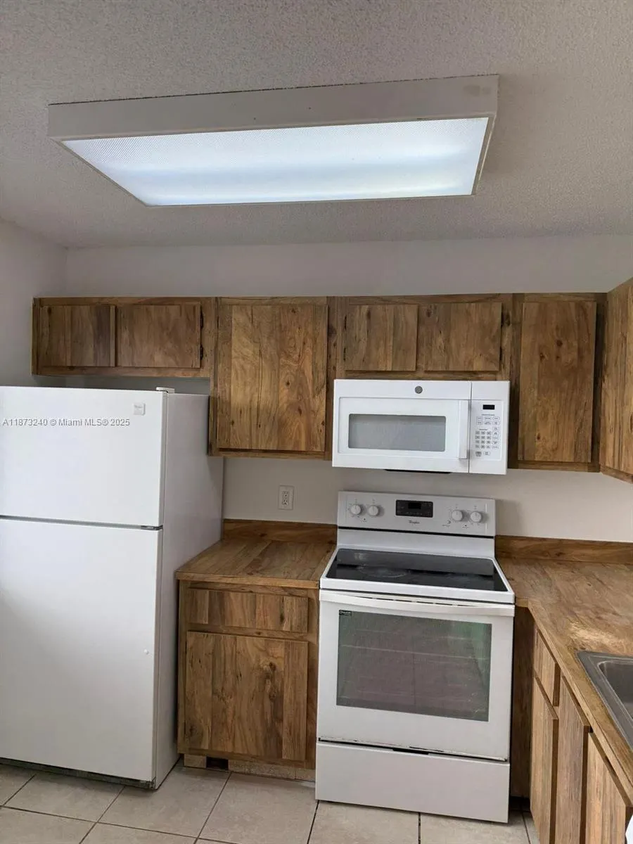 8600 N Sherman Cir, #402