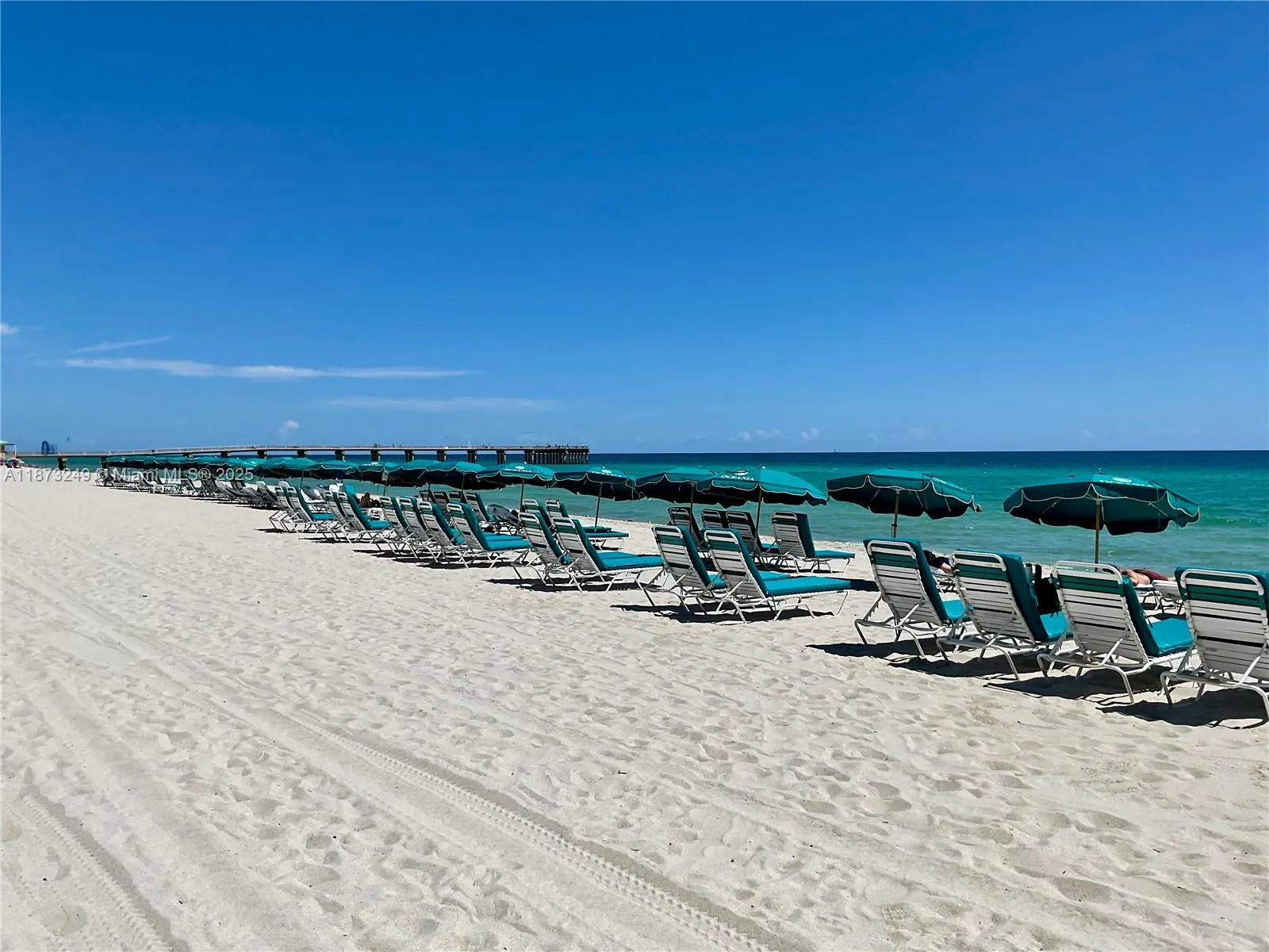 16445 Collins Ave, #2628
