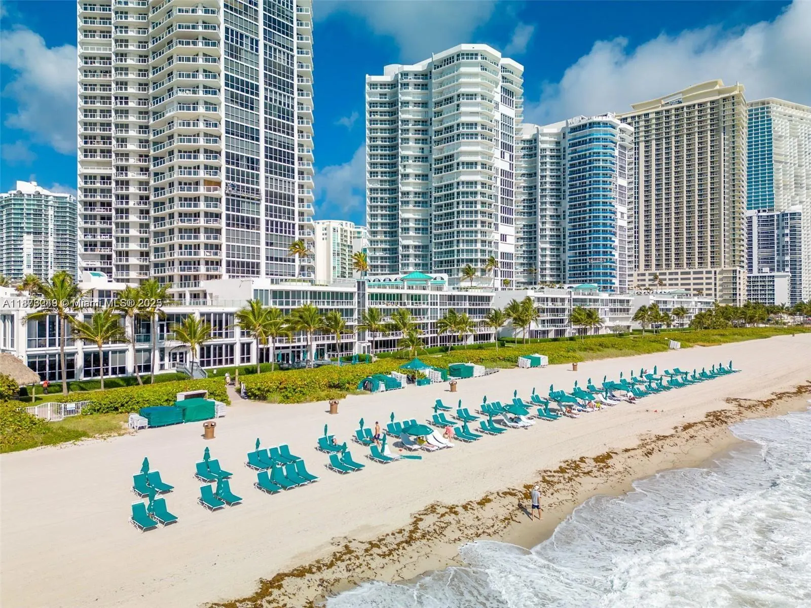16445 Collins Ave, #2628