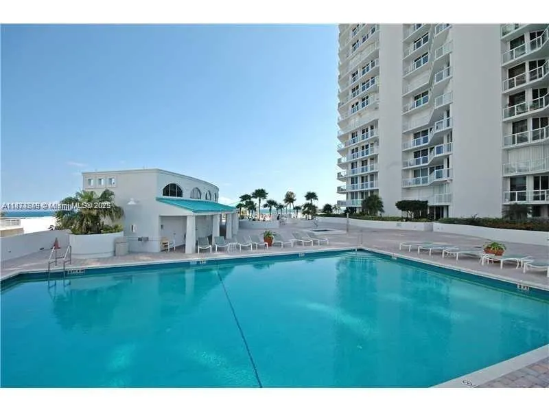 16445 Collins Ave, #2628