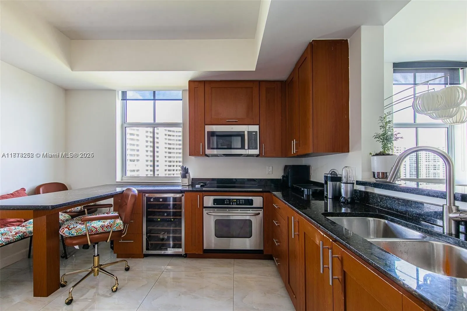 3340 NE 190th St, #1101