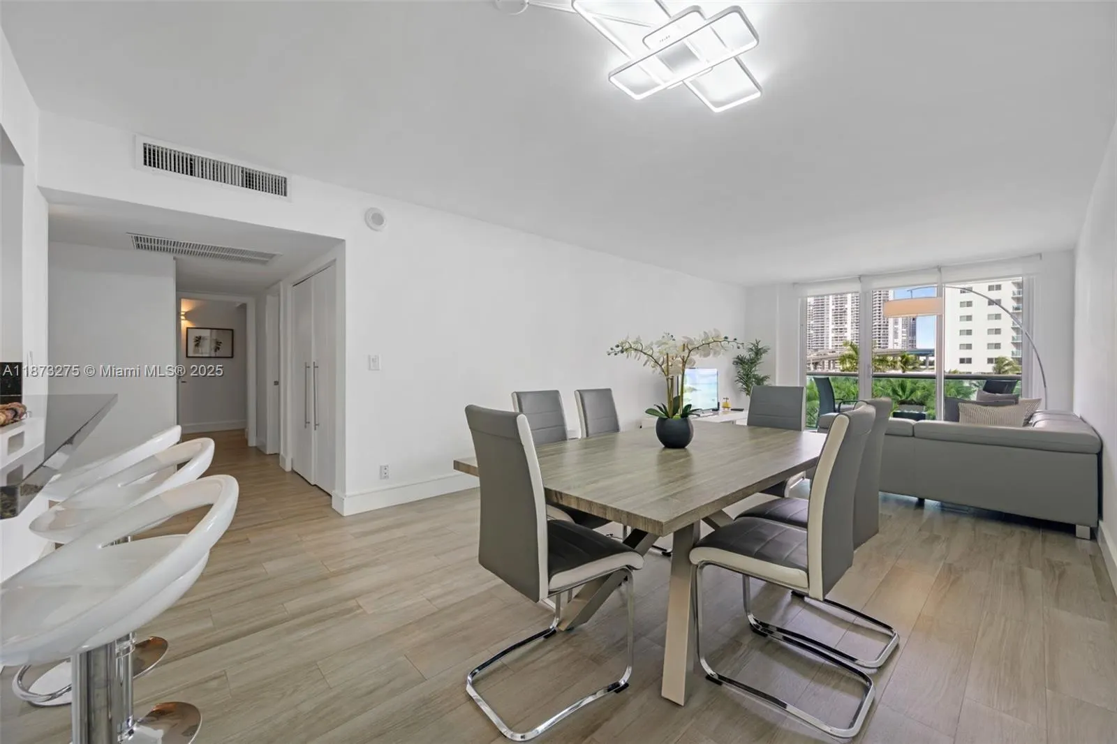 19370 Collins Ave, #402