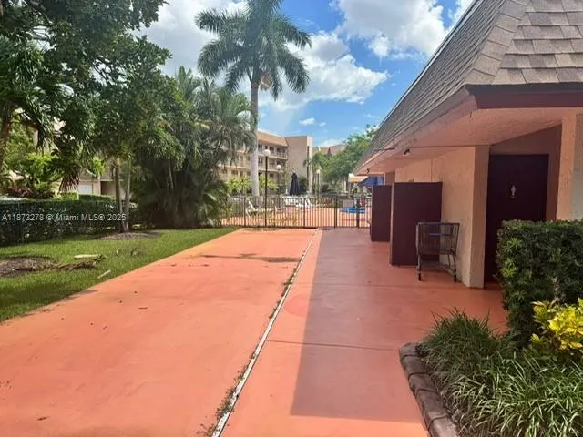 10332 Sunrise Lakes Blvd, #106