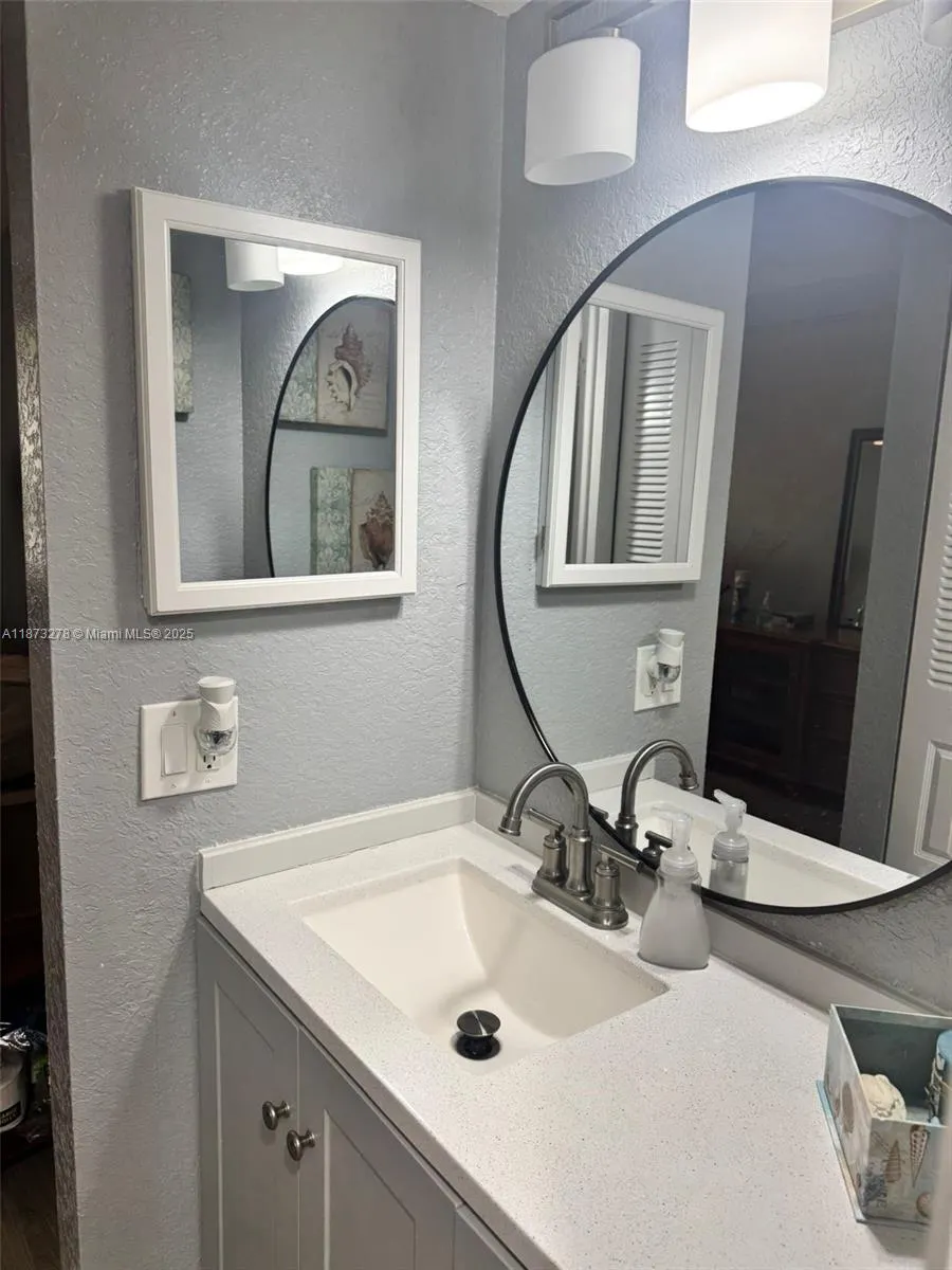 10332 Sunrise Lakes Blvd, #106