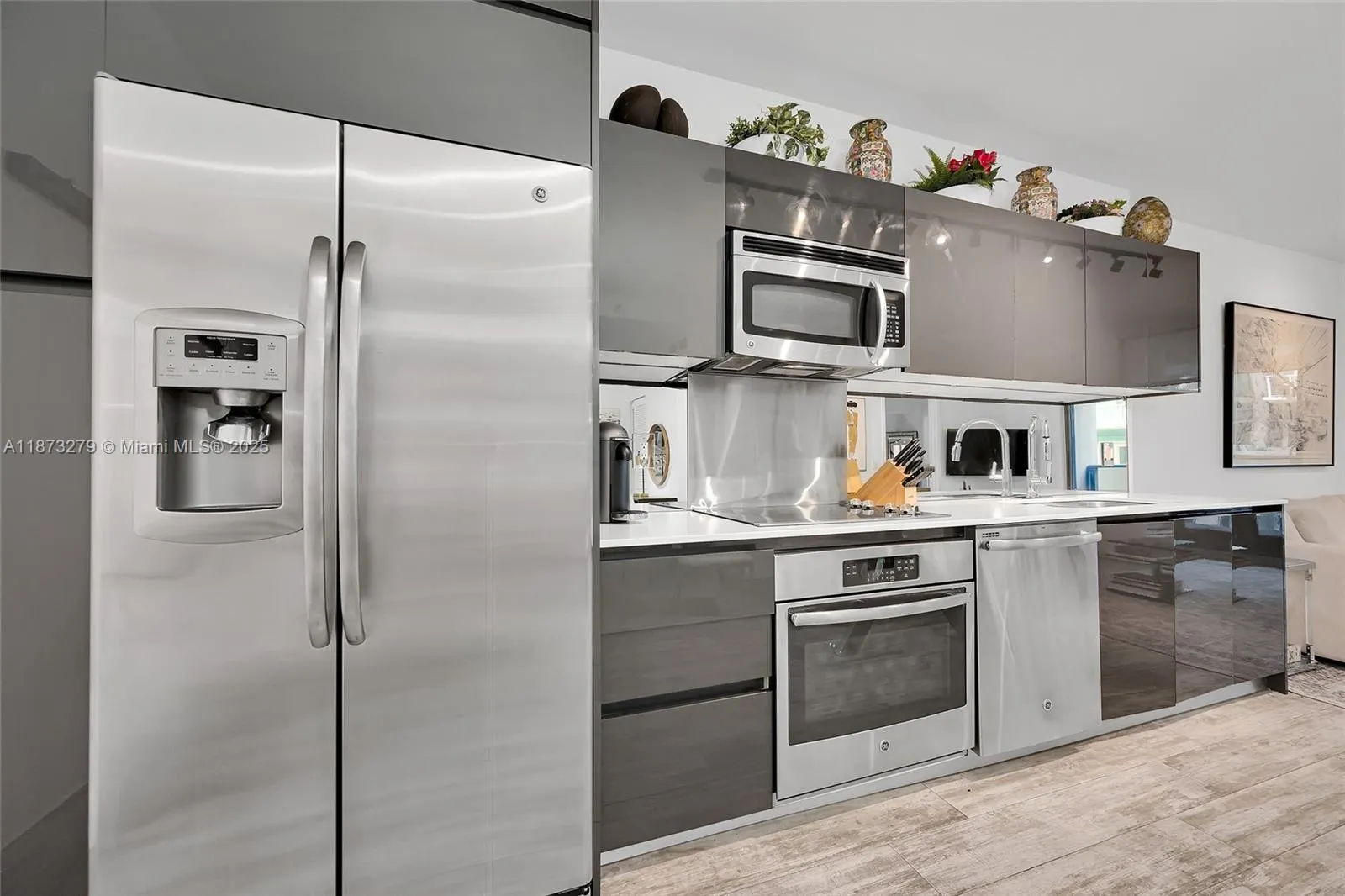 31 SE 6th St, #304