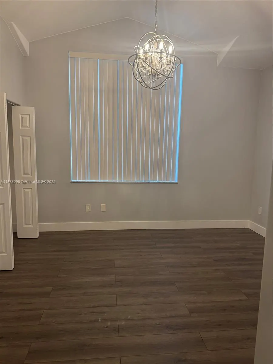 1400 W Lacosta Dr W