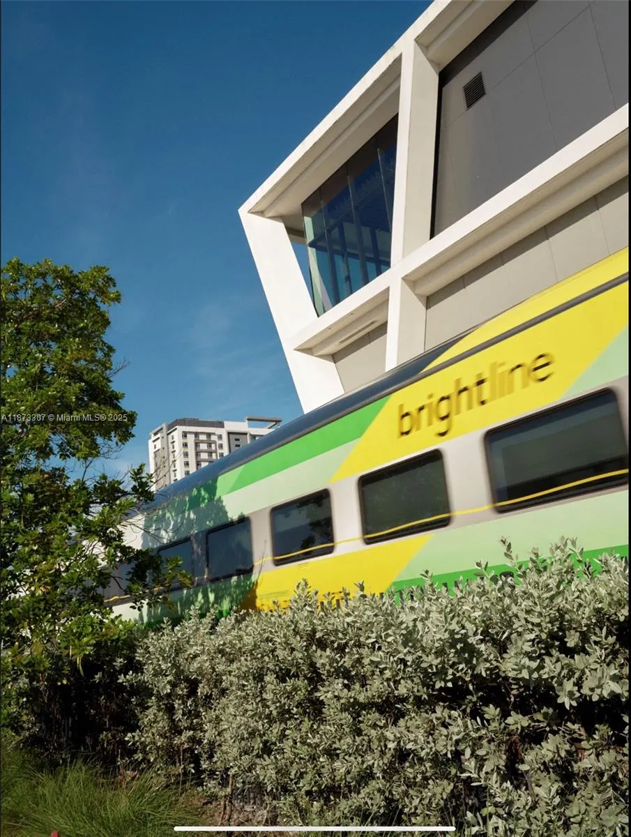 505 NE 2nd Street, #15B