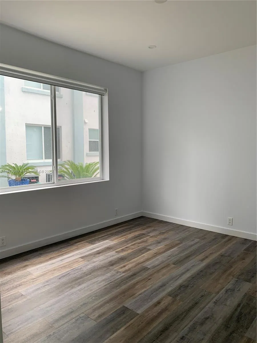 1814 SW 22nd Ave, #4
