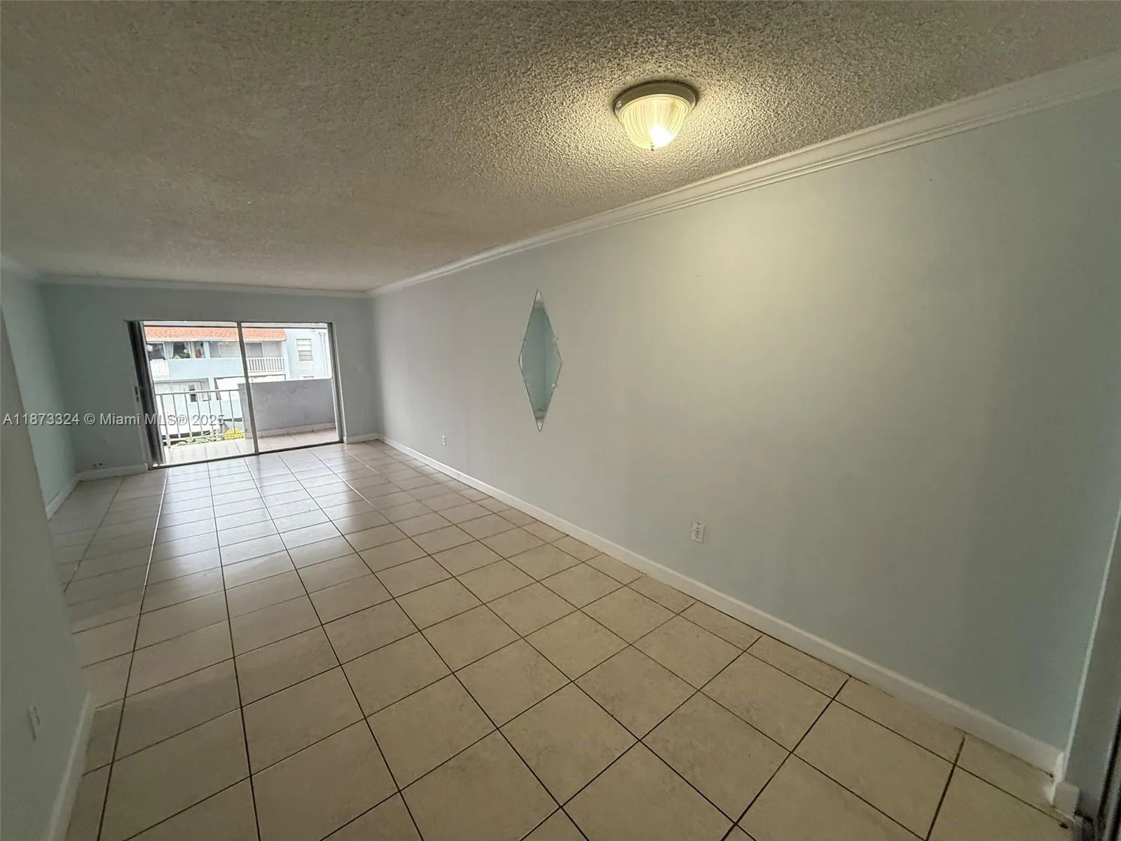 1725 W 60th St, #F307