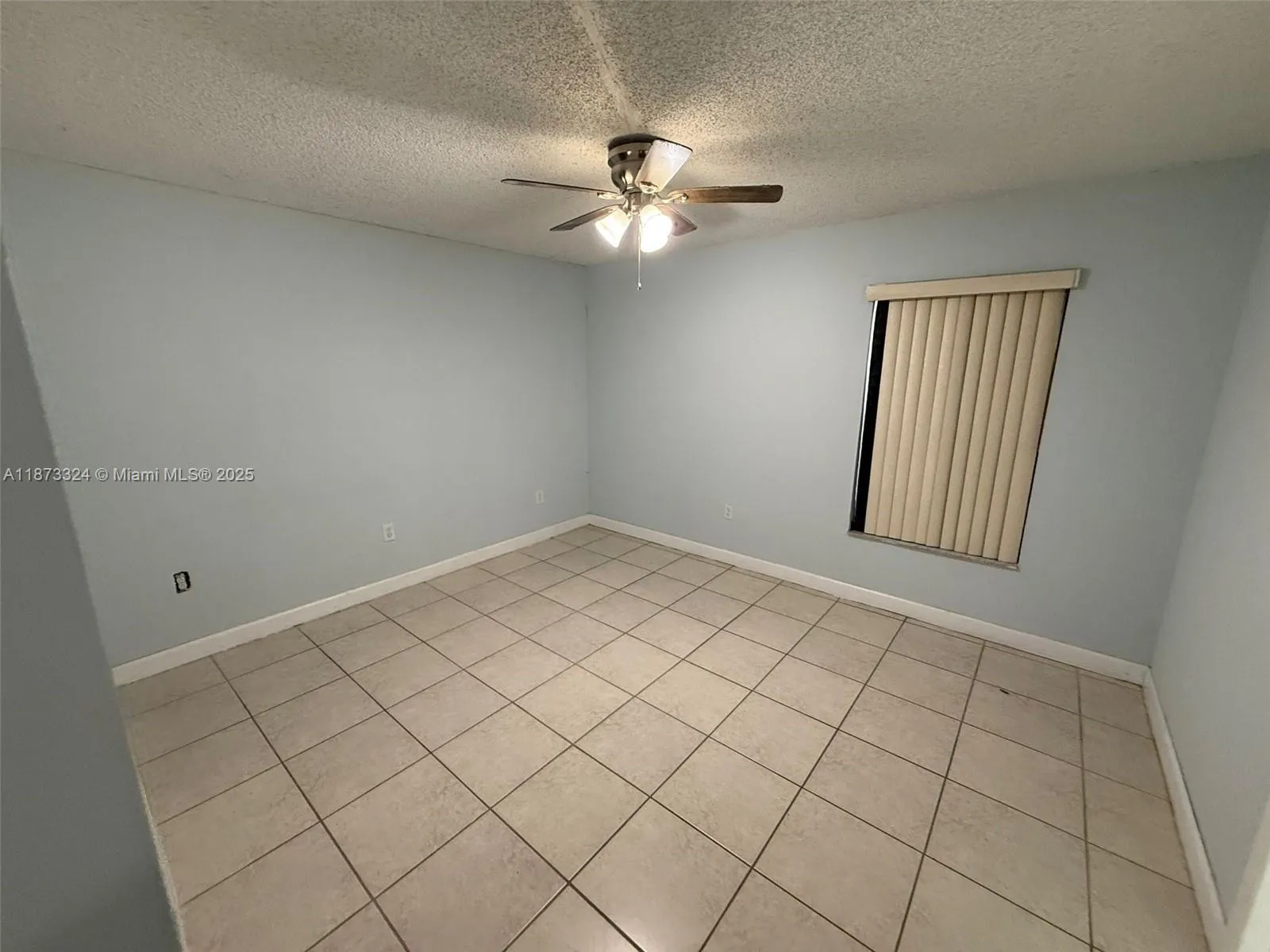 1725 W 60th St, #F307