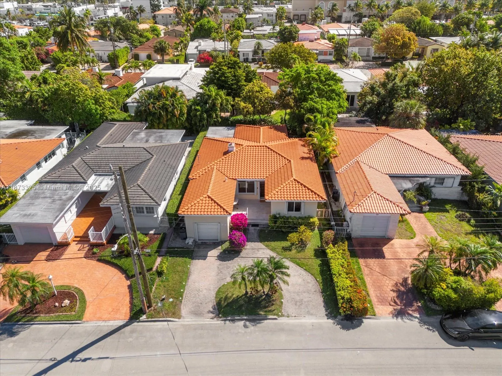 9457 Carlyle Ave