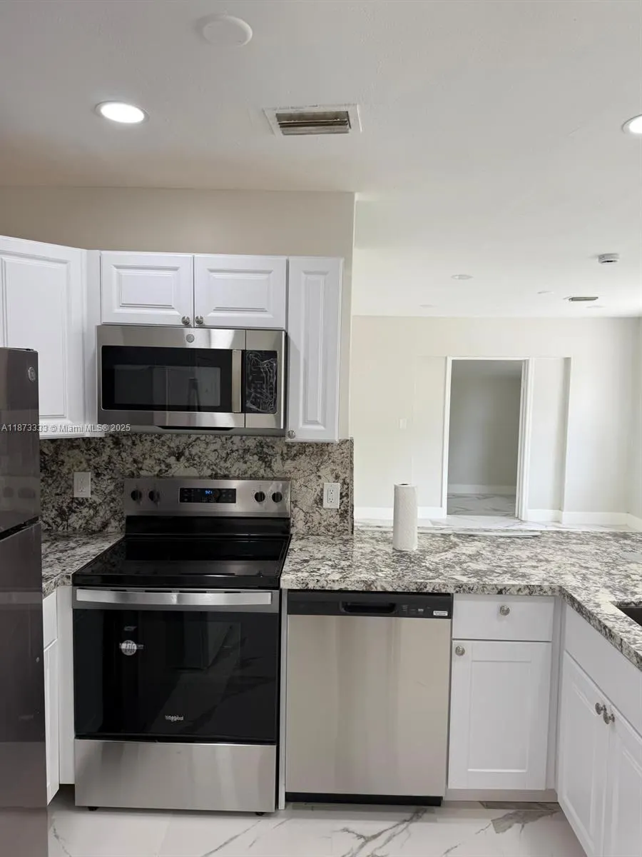 1050 NW 25th Way