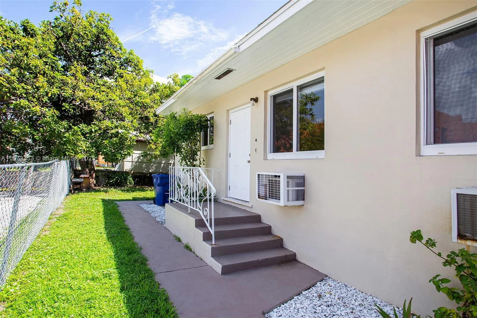 1225 SW 7th St, #4