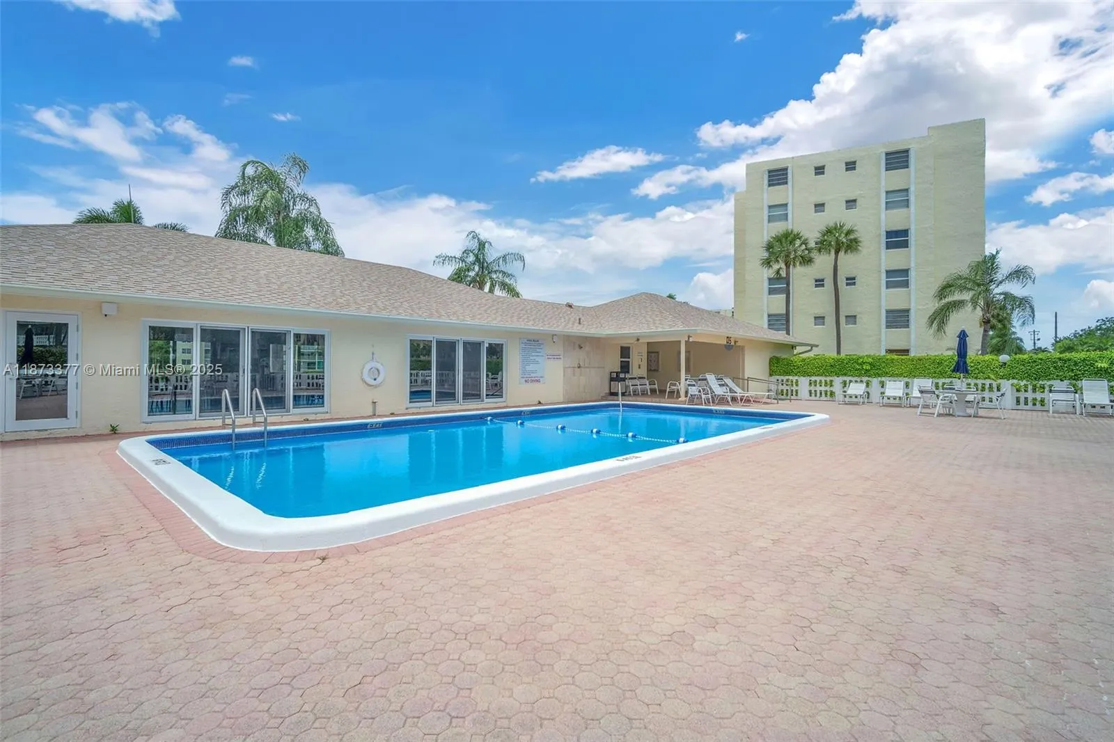 121 SE 3rd Ave, #601