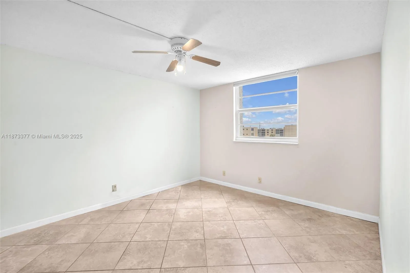 121 SE 3rd Ave, #601