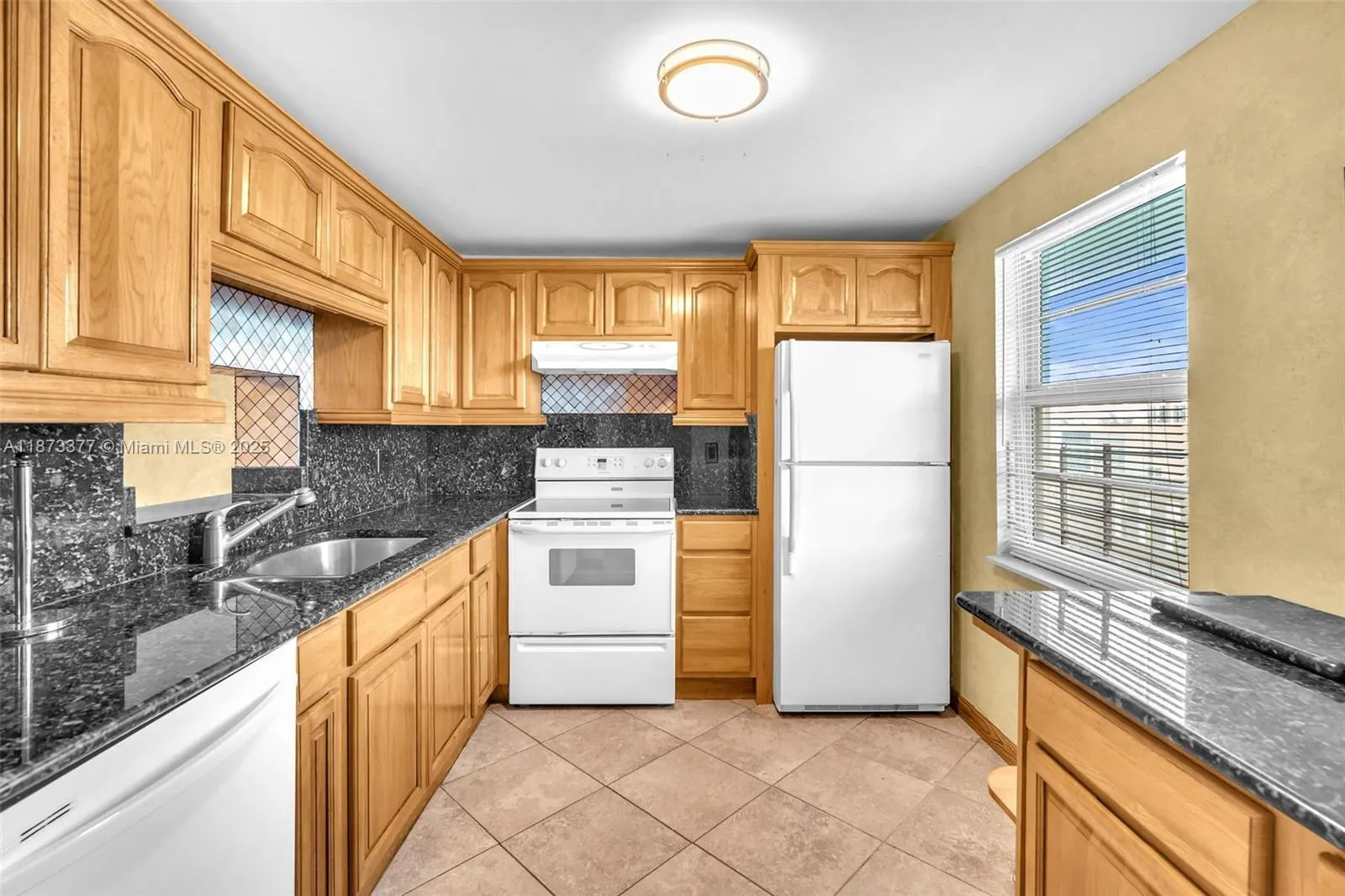 121 SE 3rd Ave, #601