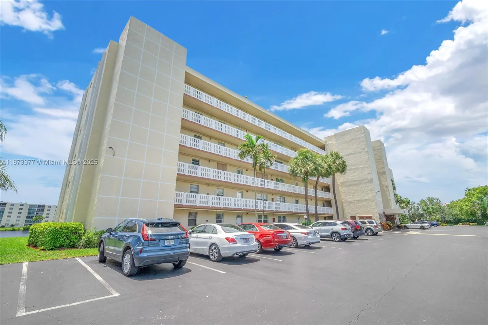 121 SE 3rd Ave, #601