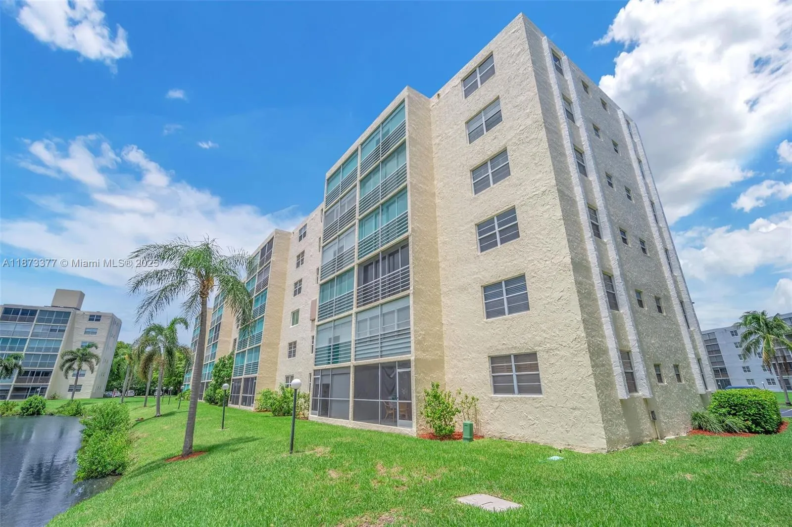 121 SE 3rd Ave, #601