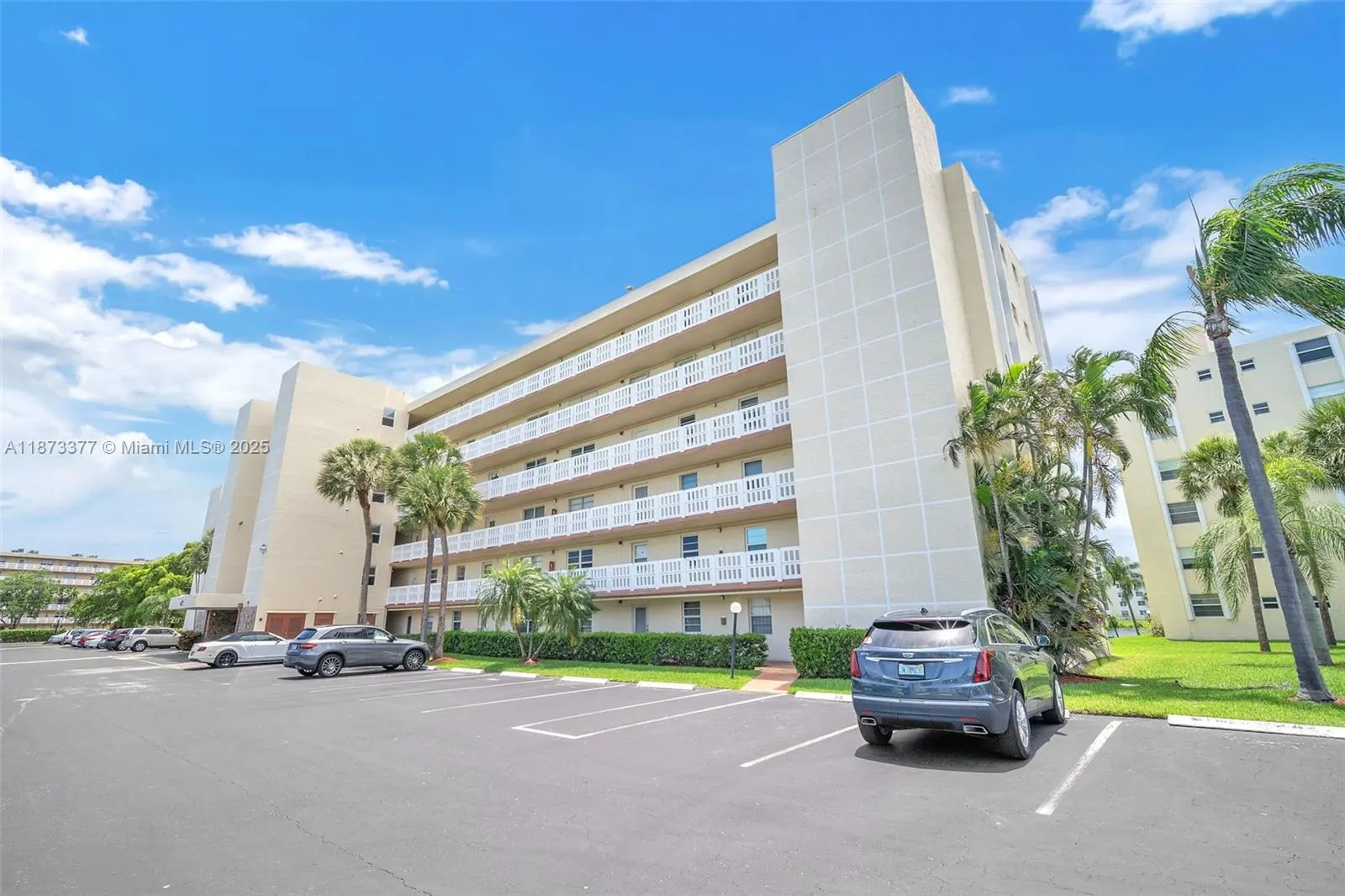 121 SE 3rd Ave, #601