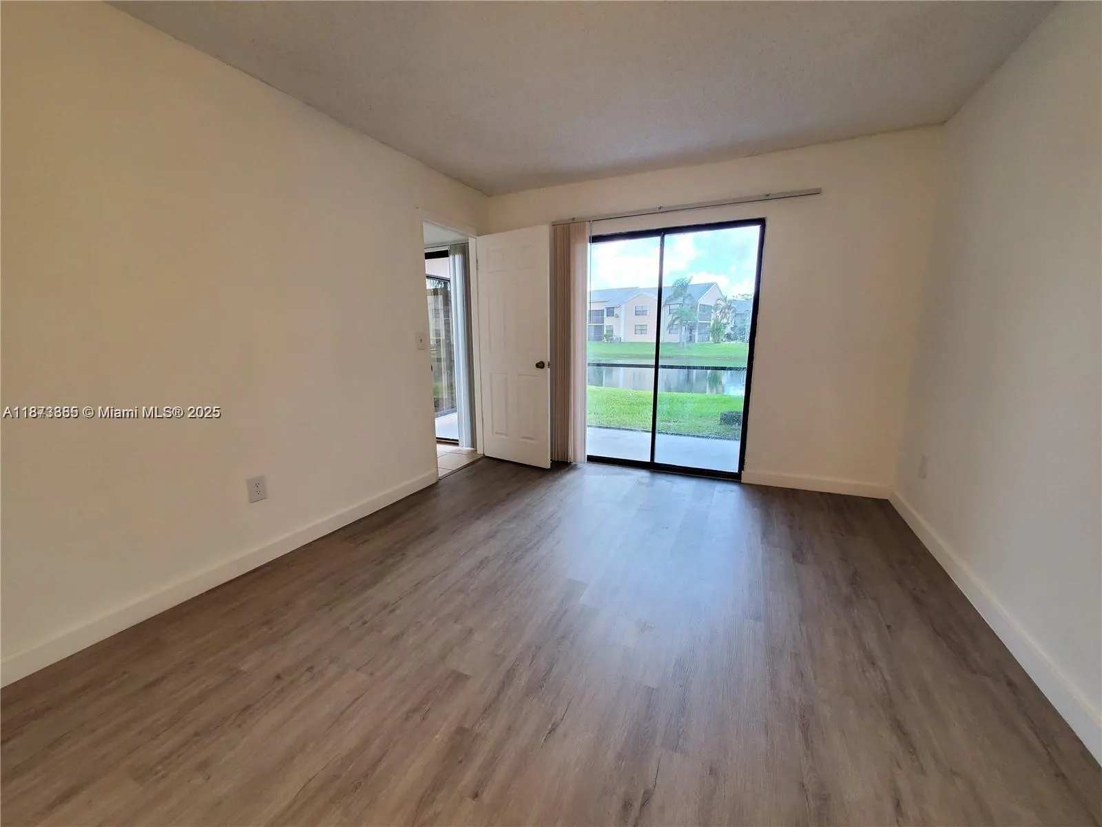 1017 Washington Cir, #F