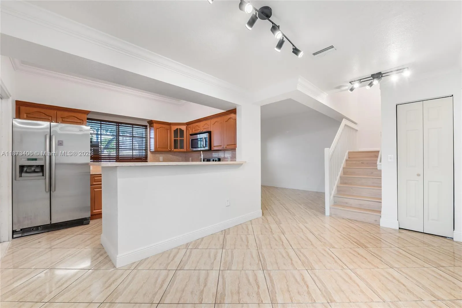 410 NW 20th St, #5