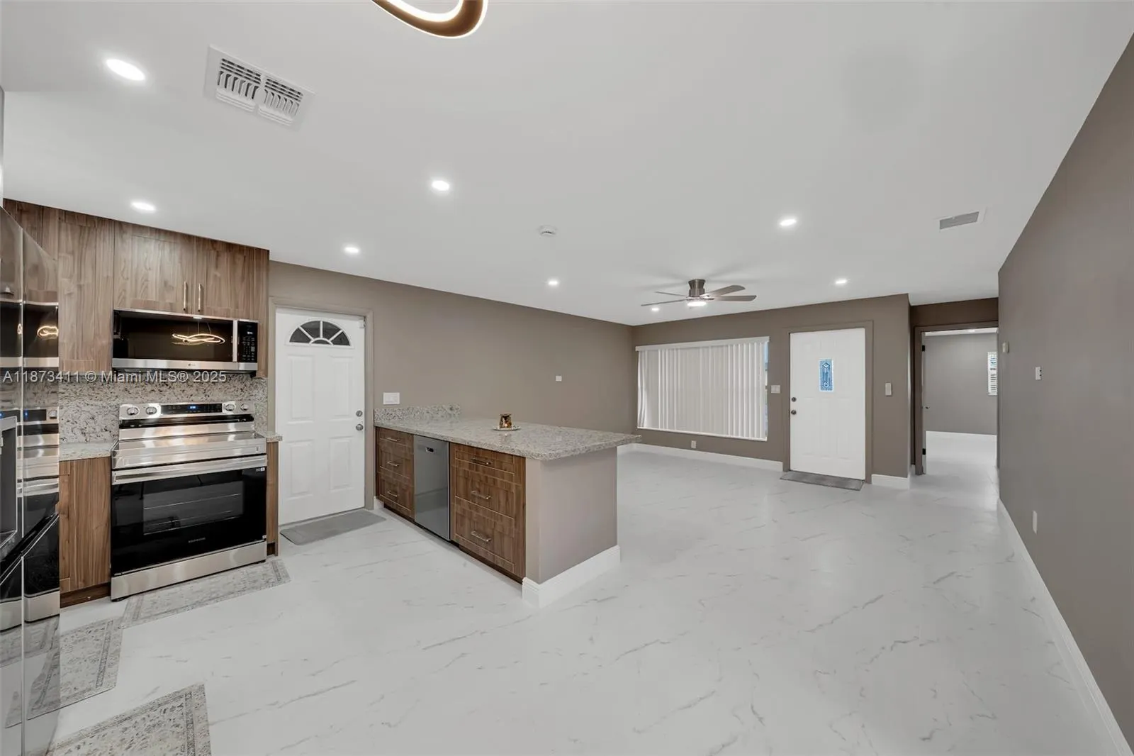 7762 Plantation Blvd